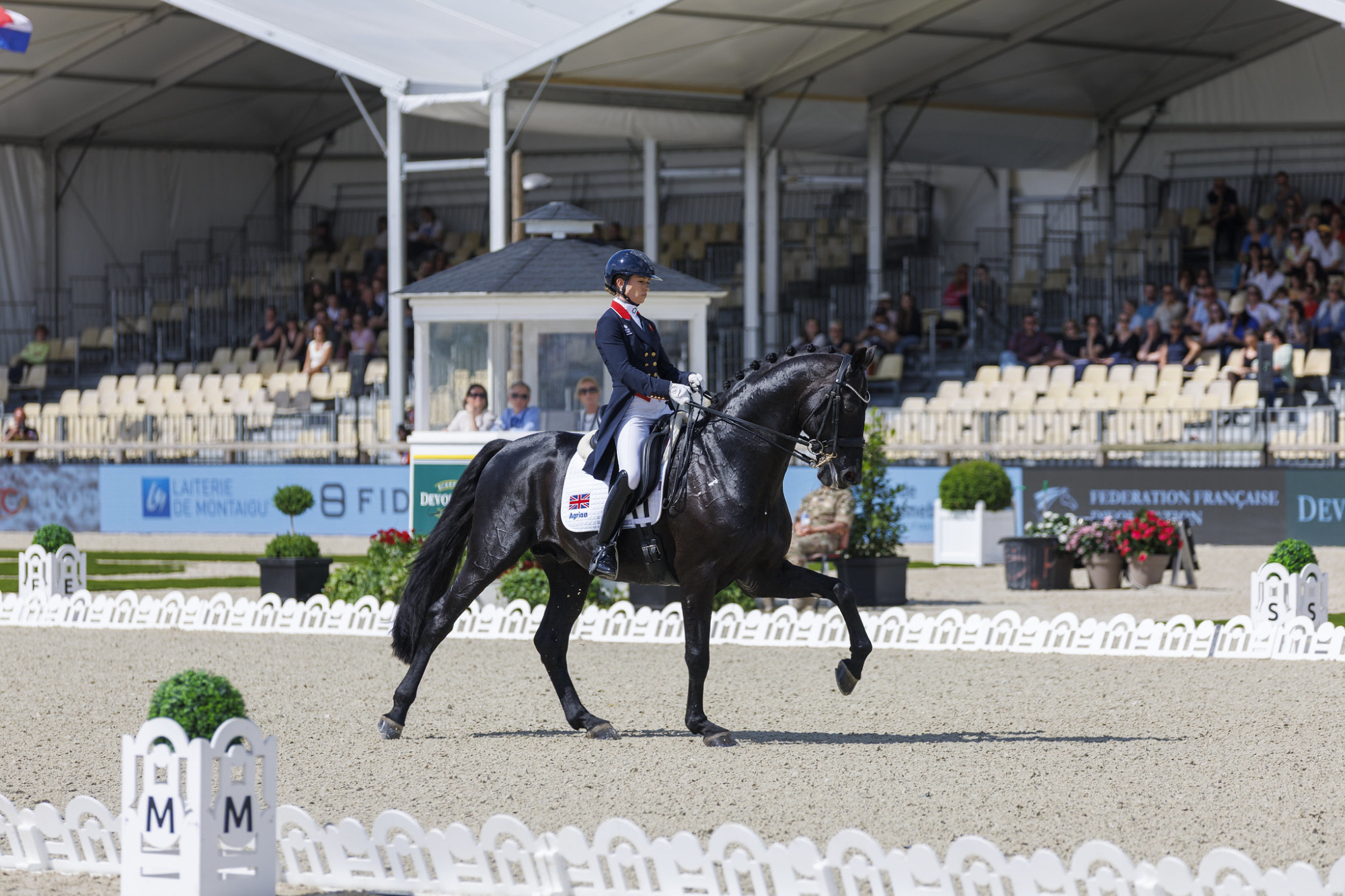 Charlotte Fry och Glamourdale