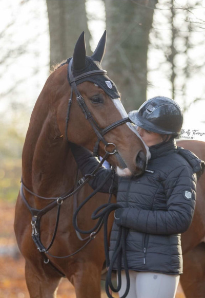 Hoppryttare skadad efter olycka på framhoppning