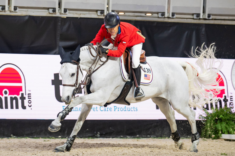 Världscupfinalen dag 2: Överlägset järngrepp om ledningen