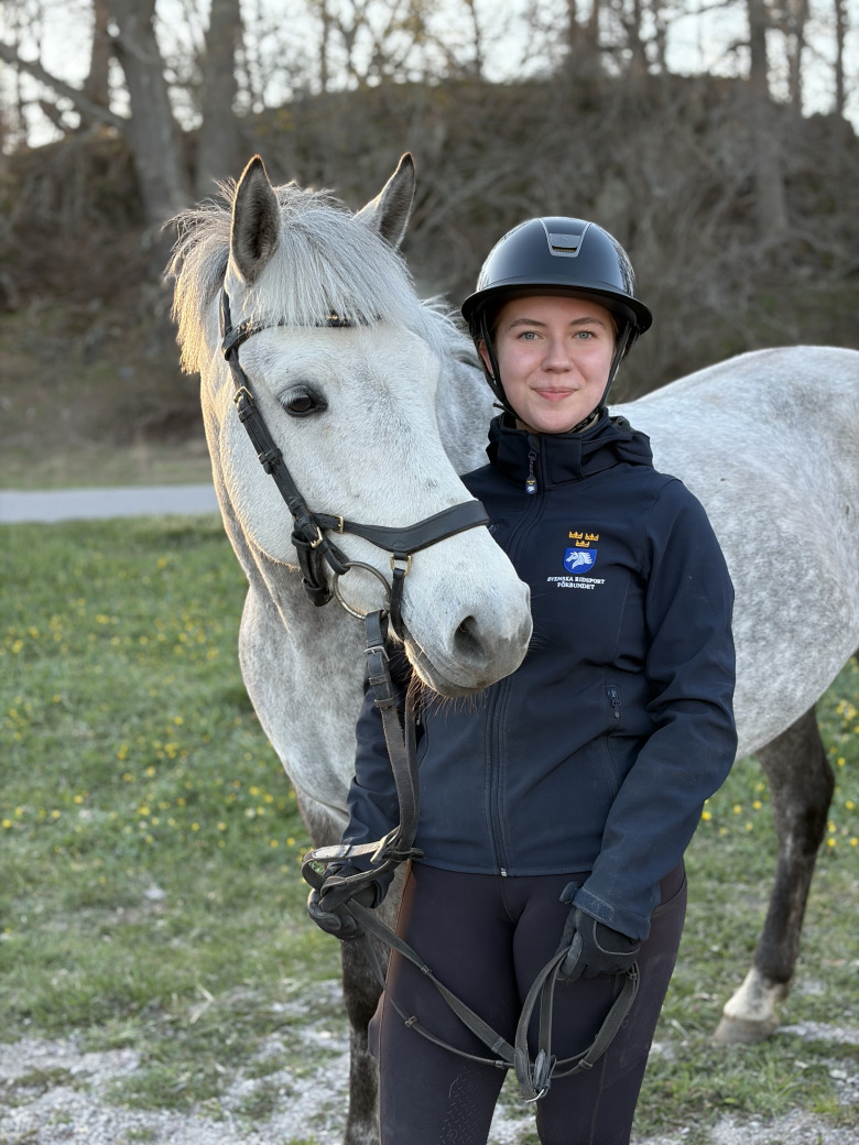 Samlade in 120 000 – köpte häst till ridskolan