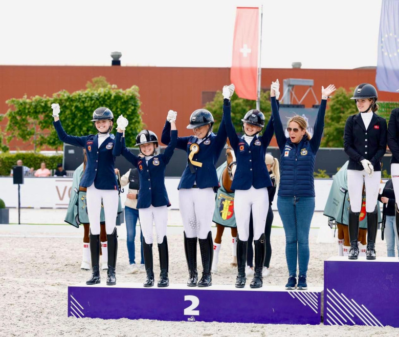 Silver-succé till det svenska ponnylaget i Lier: ”Ett styrkebesked”