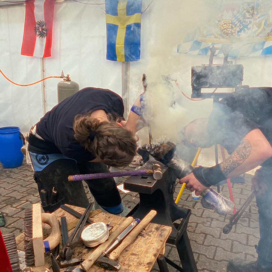 Framtidens hovslagare möts i tävling i smide