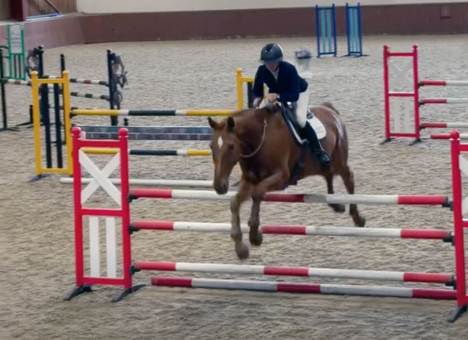 Ridsport Play: Här tävlar alla utan träns