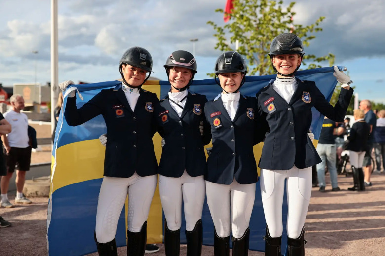 Sverige och Danmark delade på laggulden på Strömsholm