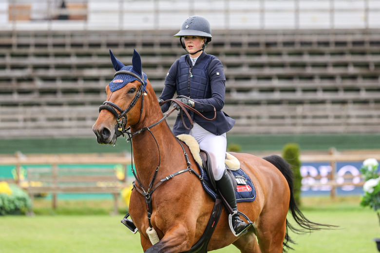 Lilly Smith radar upp framgångar med överlevaren ”Superfölet”