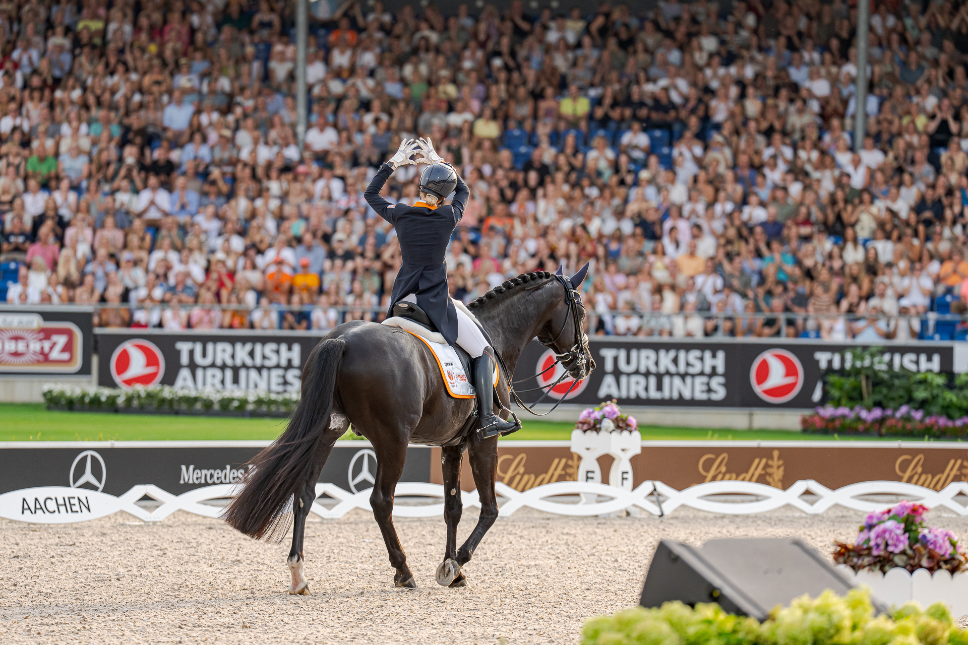 Dinja Van Liere (ned) Mauro Turfhorst N.o.p.
