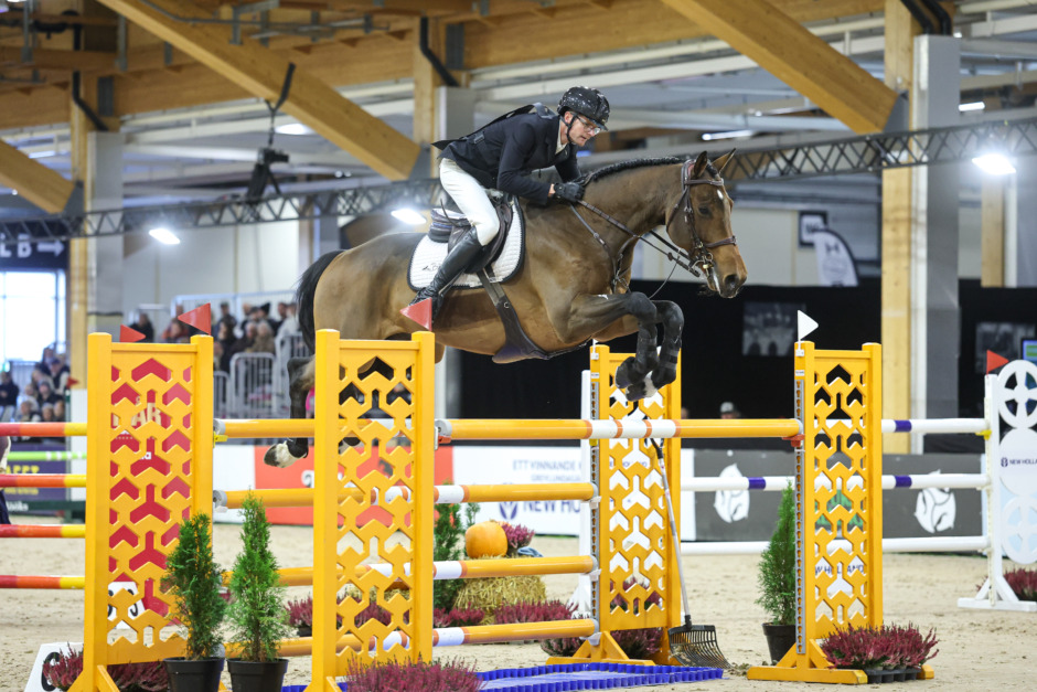 Joel Andersson rider 22 hästar i Jönköping: ”Ett helt team”