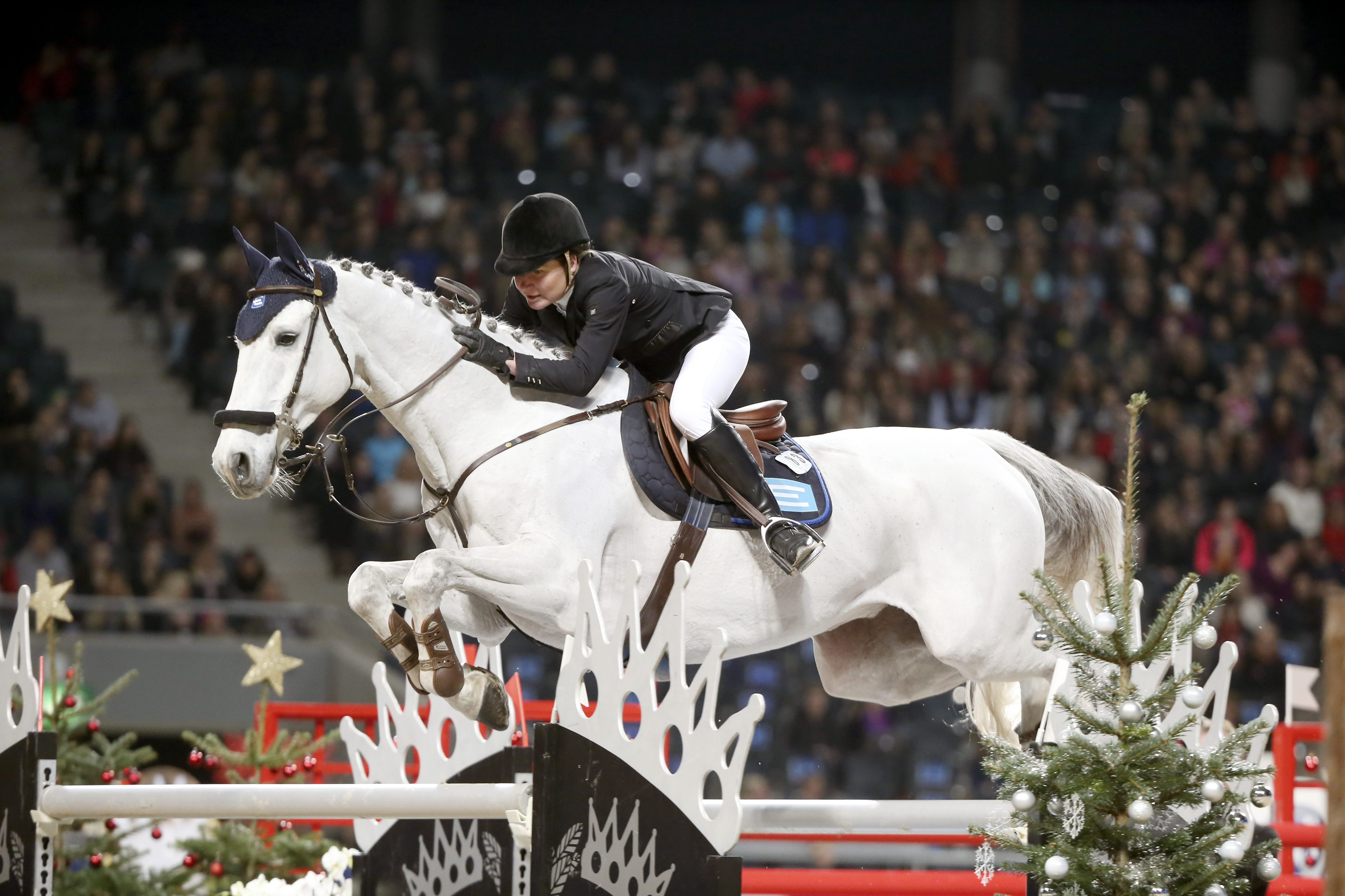 Helena Persson med Bonzai H var b&auml;sta svenska ekipage i f&ouml;rsta omg&aring;ngen av FEI Nations Cup division 1.Nu ska de hj&auml;lpa Sverige till nya po&auml;ng.