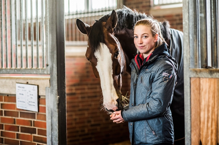 Träffa Ebba Johansson – ny chefsberidare på Holsteiner Verband