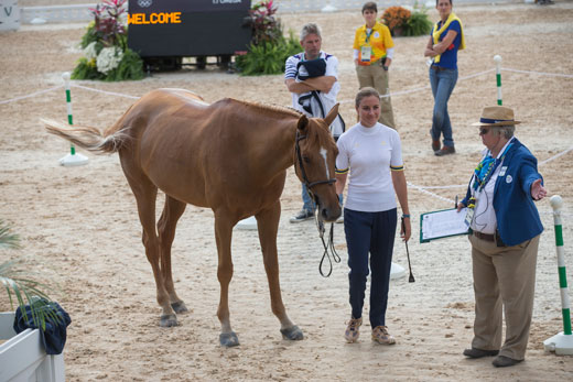 Alla svenska hopphästar klarade veterinärbesiktningen utan problem, och därmed blev det reserven Charlotte Mordasini och Romain du Theils enda framträdande under OS.