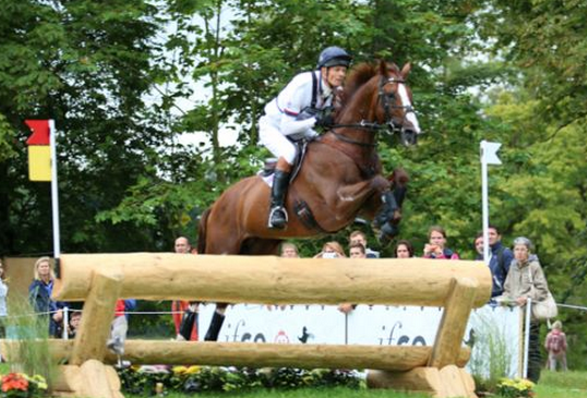 Fox-Pitt fortsätter toppa